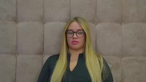 Snapshot of marianeumann chatting on 1, 3, 2025 Maria online show from 1, 3, 2025