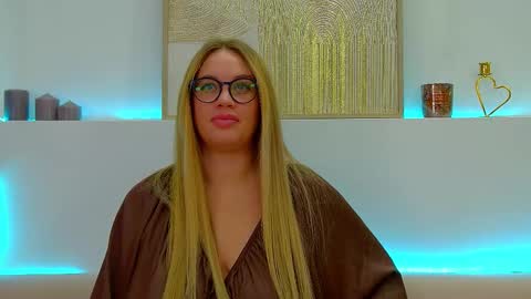 Snapshot of marianeumann chatting on 2, 3, 2025 Maria online show from 2, 3, 2025