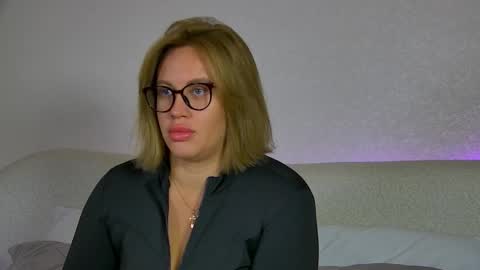 Snapshot of marianeumann chatting on 14, 9, 2025 Maria online show from 14, 9, 2025