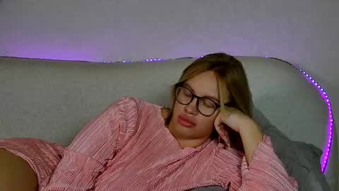 Snapshot of marianeumann chatting on 26, 9, 2025 Maria online show from 26, 9, 2025