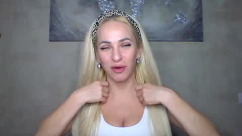 Snapshot of marianna1977 chatting on 11, 3, 2025 marianna1977 online show from 11, 3, 2025