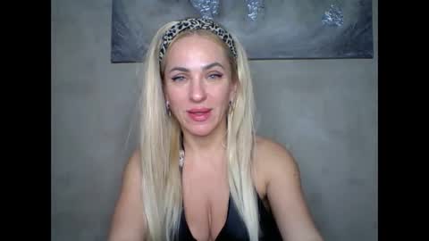 Snapshot of marianna1977 chatting on 12, 3, 2025 marianna1977 online show from 12, 3, 2025