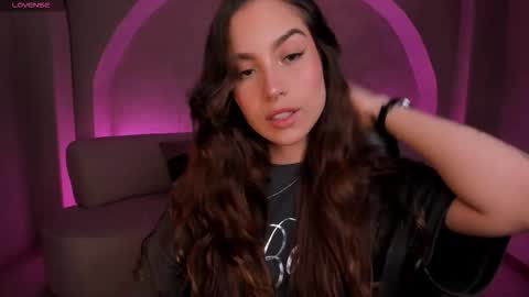 Marianne  online show from 16, 12, 2025