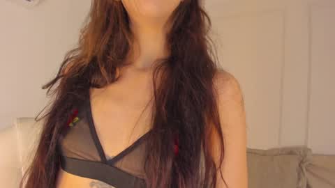 Maria Pettit online show from 9, 1, 2025