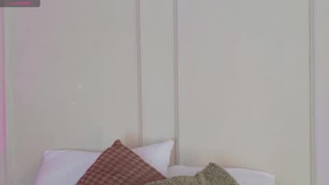 Maria Pettit online show from 14, 9, 2025