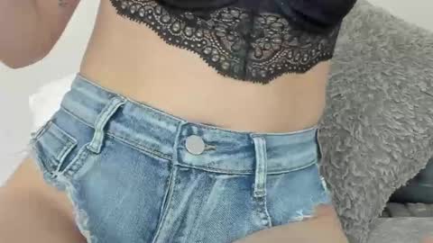 Maria Pettit online show from 24, 11, 2025