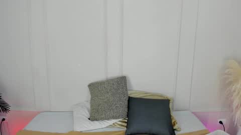 Maria Pettit online show from 27, 2, 2026