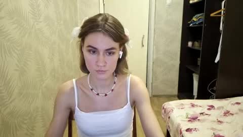 Snapshot of maribethgawrych chatting on 4, 4, 2026 Elianor online show from 4, 4, 2026