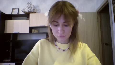 Snapshot of maribethgawrych chatting on 10, 4, 2026 Elianor online show from 10, 4, 2026