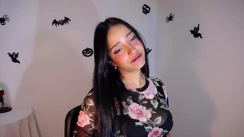 Snapshot of marie_daved chatting on 30, 10, 2025 Nicolle online show from 30, 10, 2025