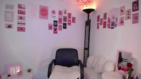 Snapshot of marie_daved chatting on 26, 2, 2026 Nicolle online show from 26, 2, 2026