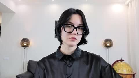 Marie Fitch online show from 22, 12, 2025