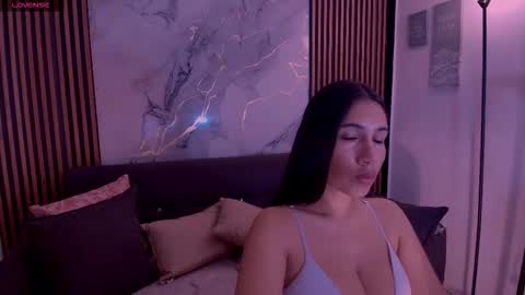 Snapshot of mariejane2 chatting on 1, 11, 2025 Im Marie Jane online show from 1, 11, 2025