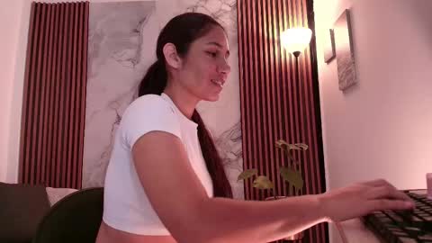 Snapshot of mariejane2 chatting on 30, 11, 2025 Im Marie Jane online show from 30, 11, 2025