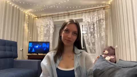 Snapshot of marielamilewski chatting on 6, 11, 2025 Marie online show from 6, 11, 2025