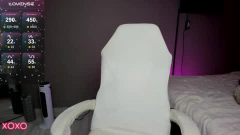 Snapshot of mariella__adams chatting on 9, 10, 2025 Maria  online show from 9, 10, 2025