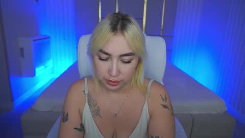 Snapshot of mariellavv chatting on 22, 10, 2025 Mariella online show from 22, 10, 2025