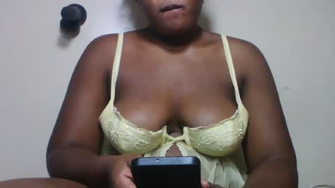 Snapshot of marielove51 chatting on 19, 7, 2026 Marie online show from 19, 7, 2026