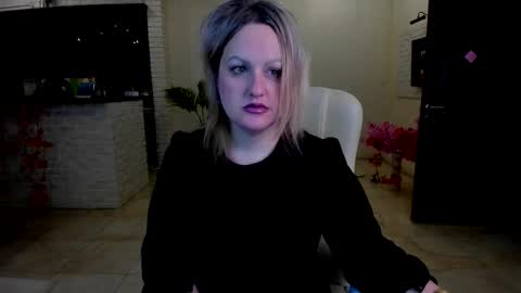 Snapshot of mariemlui chatting on 3, 12, 2025 mariemlui online show from 3, 12, 2025