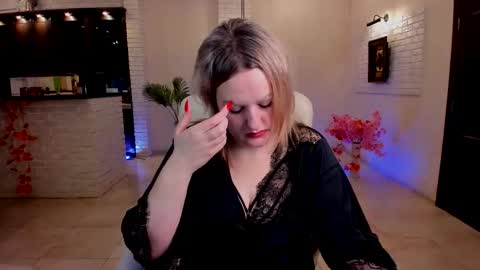 Snapshot of mariemlui chatting on 4, 12, 2025 mariemlui online show from 4, 12, 2025