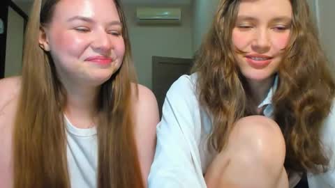 Snapshot of mariesoft chatting on 25, 3, 2026 MarieBelle online show from 25, 3, 2026