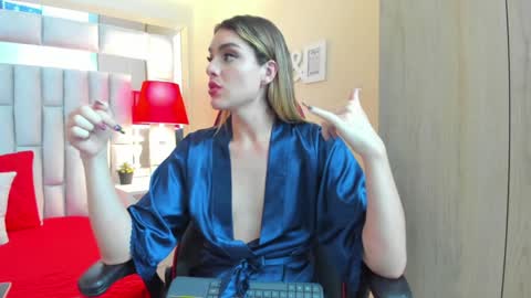 Snapshot of mariiahneedles chatting on 8, 1, 2025 mariiahneedles online show from 8, 1, 2025