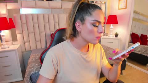 Snapshot of mariiahneedles chatting on 4, 2, 2025 mariiahneedles online show from 4, 2, 2025