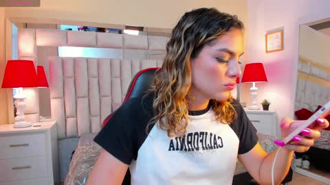 Snapshot of mariiahneedles chatting on 4, 2, 2025 mariiahneedles online show from 4, 2, 2025