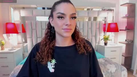 Snapshot of mariiahneedles chatting on 8, 10, 2025 mariiahneedles online show from 8, 10, 2025