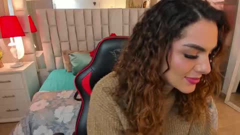 Snapshot of mariiahneedles chatting on 11, 10, 2025 mariiahneedles online show from 11, 10, 2025