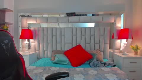 Snapshot of mariiahneedles chatting on 17, 10, 2025 mariiahneedles online show from 17, 10, 2025