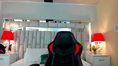 Snapshot of mariiahneedles chatting on 21, 11, 2025 mariiahneedles online show from 21, 11, 2025