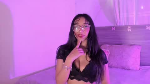 Luna Dulk online show from 7, 2, 2026