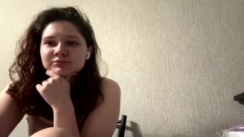 Snapshot of mariluarreola chatting on 30, 3, 2026 Emmie online show from 30, 3, 2026