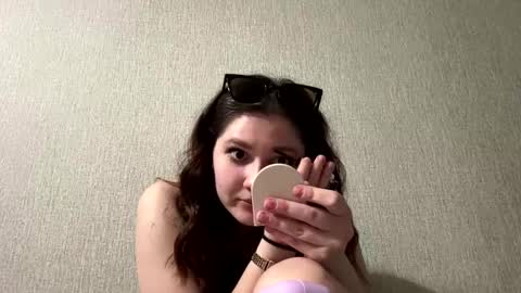 Snapshot of mariluarreola chatting on 31, 3, 2026 Emmie online show from 31, 3, 2026