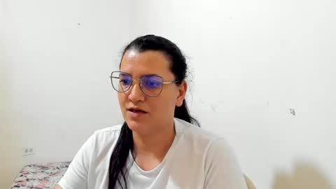 Snapshot of marilyn_garcia chatting on 24, 6, 2026 MARILYN SEXY online show from 24, 6, 2026