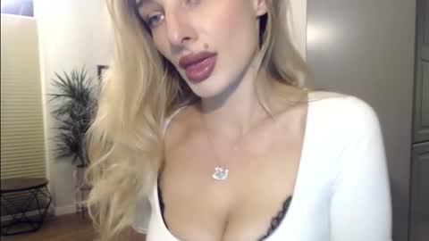 Snapshot of marilyndevilish chatting on 3, 12, 2024 MarilynDevilish online show from 3, 12, 2024