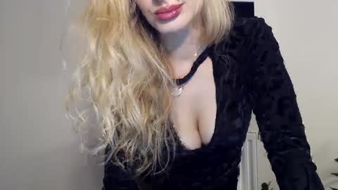 Snapshot of marilyndevilish chatting on 16, 12, 2024 MarilynDevilish online show from 16, 12, 2024