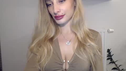 Snapshot of marilyndevilish chatting on 4, 1, 2025 MarilynDevilish online show from 4, 1, 2025