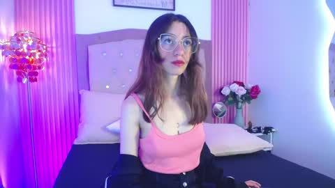 Snapshot of marinette_lux chatting on 24, 3, 2026 marinette online show from 24, 3, 2026