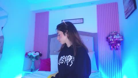 Snapshot of marinette_lux chatting on 16, 4, 2026 marinette online show from 16, 4, 2026