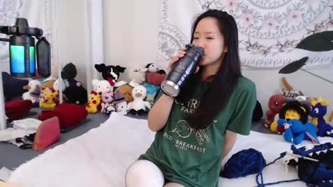 Snapshot of marissapeach chatting on 9, 11, 2025 MarissaPeach online show from 9, 11, 2025