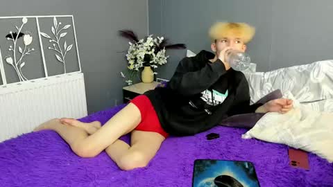 Snapshot of mark_brain chatting on 23, 4, 2026 mark_brain online show from 23, 4, 2026