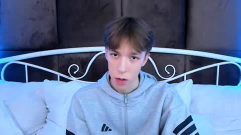 Mark online show from 9, 11, 2025