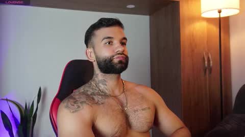 Snapshot of mark_hazze chatting on 8, 11, 2025 Mark online show from 8, 11, 2025