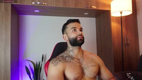 Snapshot of mark_hazze chatting on 10, 11, 2025 Mark online show from 10, 11, 2025