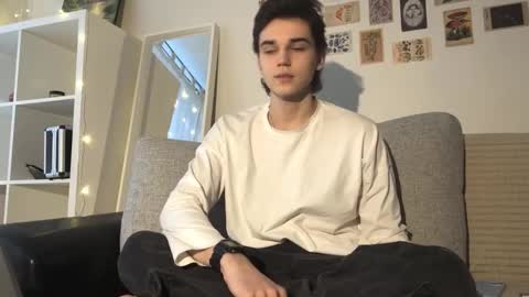 Mark online show from 12, 11, 2025