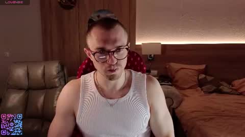 Snapshot of mark_stiff chatting on 19, 7, 2026 Mark online show from 19, 7, 2026