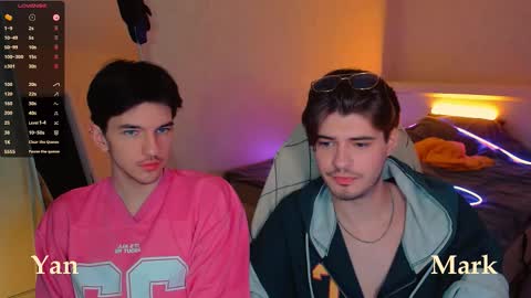 Snapshot of mark_sun chatting on 17, 9, 2025 Mark online show from 17, 9, 2025