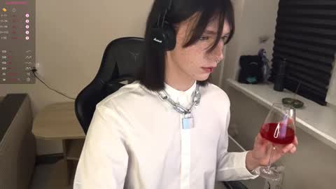 Mark online show from 31, 10, 2025